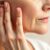 Objawy skórne menopauzy – jak hormonalne zmiany wpływają na skórę?